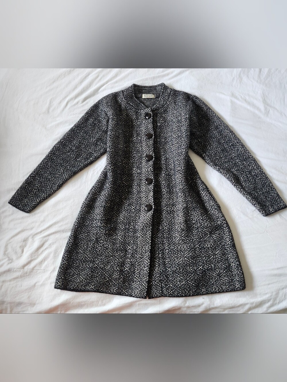 Vintage Black & White Patterned Women’s Sweater Cardigan
